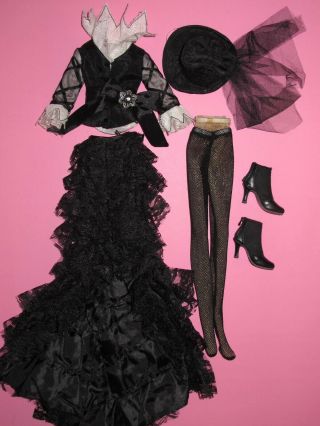 Tonner Wilde - Dark Smile Evangeline Ghastly 18 " Fashion Doll Outfit