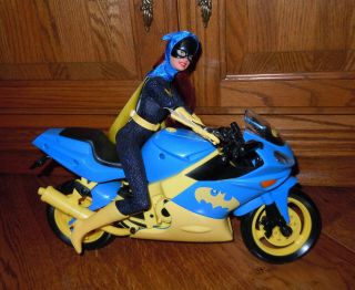 2003 Batgirl Barbie On Motorcycle Dc Comics Complete Exc Cond Mattel