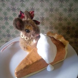 Needle Felted Cute Holiday Pumpkin Pie Mouse By Artist Robin Joy Andreae Ooak