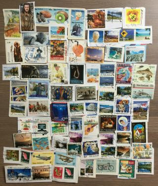 Zealand - Kiloware Kiwi World Stamps On Paper - 42 Grams - 2 Photos - A261