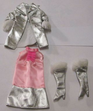 Vintage Barbie Pj Doll Sears Exclusive 1588 Swingin In Silver Gift Set Coat Set