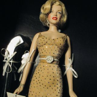 Marilyn Monroe porcelain doll 