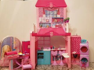 Barbie Doll Glam Vacation House Playset With Furniture And Doll.