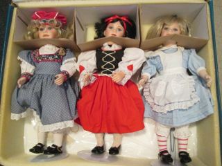 Thelma Resch Masterpiece Gallery Storybook Dolls - Goldilocks,  Alice,  Snow White