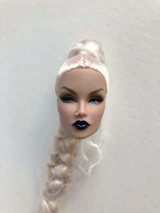 Integrity Toys Nuface Beyond This Planet Violaine / doll head only 2