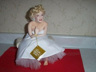 Marilyn Monroe Figurine Franklin Heirloom Dolls