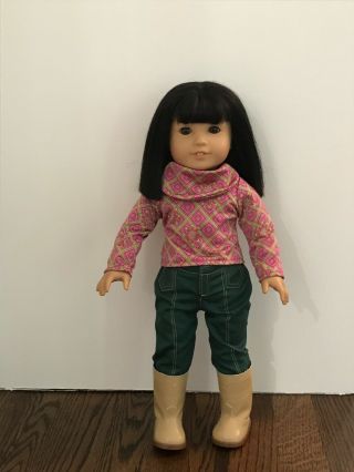 American Girl 18 " Doll Ivy Ling With Outfit/pierced Ears Plus Book