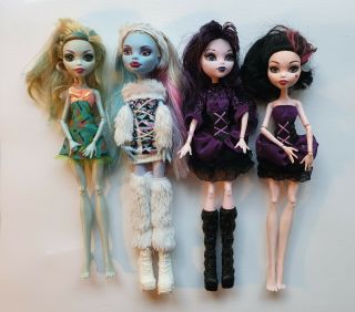 Monster High Dolls -,  Bulk Lot; Lagoona Blue,  Draculara X 2,  Abbey