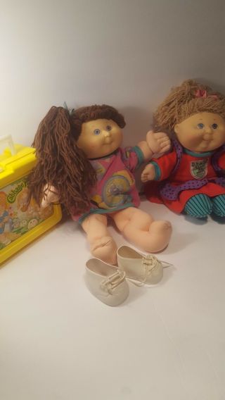 2 Cabbage Patch Dolls And A Lunch Box Without Thermos