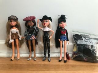 Bratz 2018 Collectors Dolls Cloe,  Jade,  Sasha,  Yasmin All Clothes