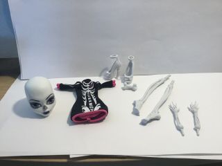 Monster High Doll Cam Create A Monster Skeleton Legs Arms Hands Head Outfit Shoe
