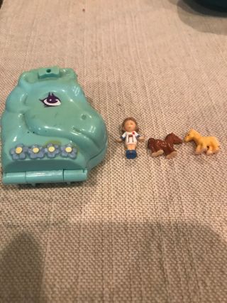 1995 Vintage Polly Pocket " Pony Sisters " With Three Figures