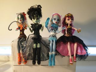 Monster High Dolls - Bulk Lot; Meowlody,  Frankie,  Draculara,  Abbey, .