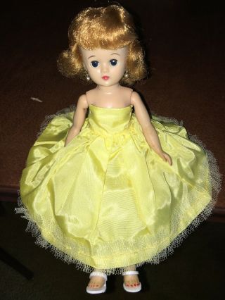 Vogue Jill Doll In Yellow Dress