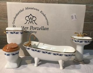 Reutter Porzellan Miniature Dollhouse Blue Trim Bathroom Set