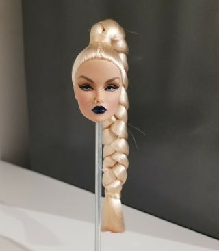 Integrity Toys Fashion Royalty Beyond This Planet Violaine Blonde Head