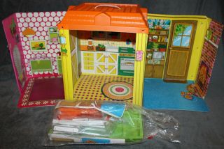 Vintage 1973 Barbie Country Living Home House Case Furniture Accessories