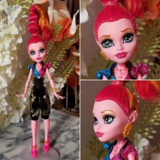 Mattel Monster High Gigi Grant 13 Wishes Genie Doll Pink Skin