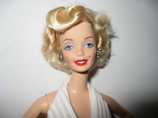 1997 Marilyn Monroe The Seven Year Itch Barbie Doll