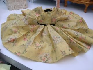 Madame Alexander Cissy Doll Yellow Floral Dress Tagged