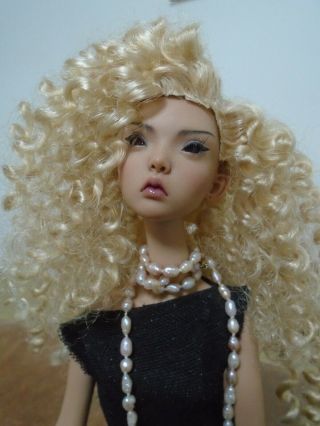 Popovy Doll Wig,  Long Curly Blonde.  Also Fits Ficon And Similar Size Heads