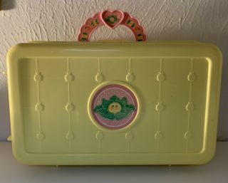 Cabbage Patch Baby Dolls Vintage Yellow Box Kitchen Play Set Collectors Figures