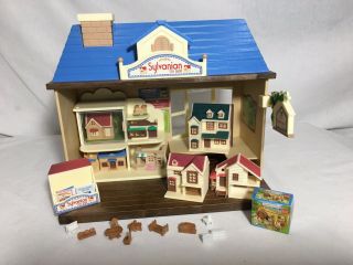Calico Critters/sylvanian Families Toy Shop With Doll Houses And Tiny Furniture