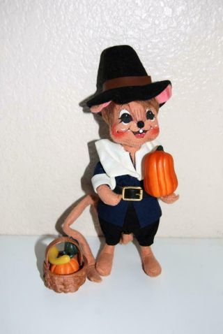 2005 Annalee Harvest Holiday 8.  5 " Pilgrim Boy Mouse W/ Pumpkin & Basket