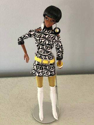 Pop Life Barbie Doll African - American 2009 Gold Label N6598 Nib
