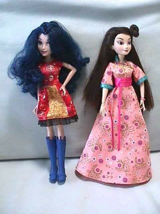 2 Disney Descendants Dolls 2014 Hasbro
