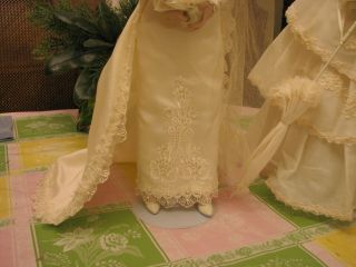 2 CLASSIC BRIDES OF THE CENTURY Porcelain Dolls by Ellen Williams,  Ltd Ed 3
