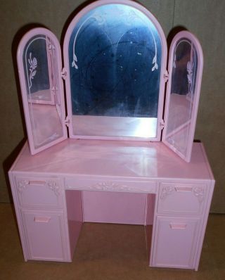Barbie.  1987 Sweet Roses Desk/vanity