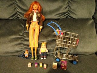 2004 Barbie Happy Family Midge Nikki & Baby With Grocery Shopping Cart C5970