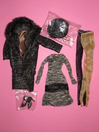 Tonner - A Day At The Races Emma Jean 16 " Deja Vu Fashion Doll Outfit