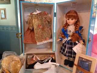 All Orig.  Madame Alexander Anne Of Green Gables Goes To School Doll & Trunk Set