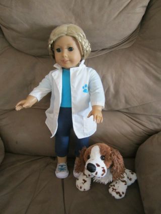 American Girl 18 " Doll Blonde Layered Hair Blue Eyes With Clothes Pictured