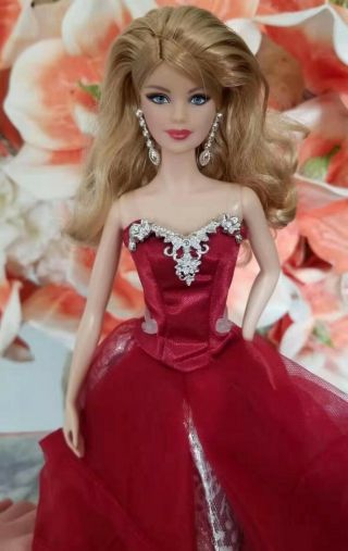 2015 Holiday Barbie Doll Blonde Mattel Ash Blonde Model Muse Red Dress