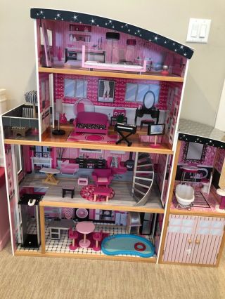 Kidkraft Girls Uptown Dollhouse With Furniture