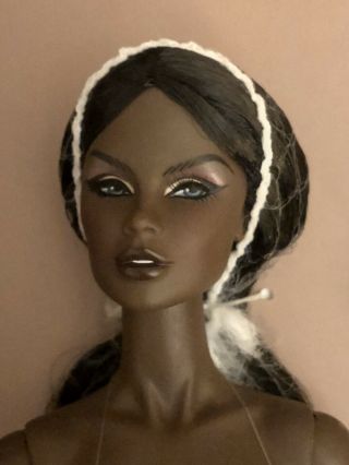Integrity Toys/Fashion Royalty Serenity Vanessa Dark A Skin HEAD ONLY 2