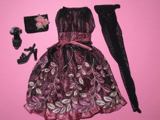 Tonner - Resisting A Rest 16 " Ellowyne Wilde Fashion Doll Outfit
