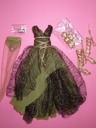 Tonner - 2013 Lethal Lizette 16 " Ellowyne Wilde Fashion Doll Outfit
