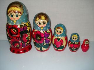 Russian 5 Pc Hand Painted Blonde Hair Nesting Dolls Red Floral Babushka Wood Set