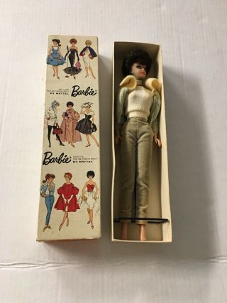 Barbie - Stock No.  850 - Brunette - Bubble Cut - - Stand