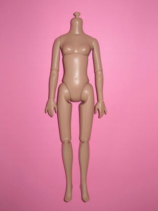 Tonner - Ellowyne Wilde 16 " Fashion Doll Body - Bisque Skin Tone