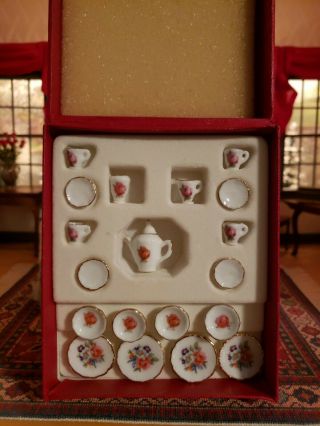 Dollhouse Miniature Reutter Porcelain Lovely Luncheon Set For 4 With Tea Set
