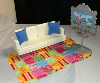 Barbie 2006 White Sofa Couch With Flat Screen Tv W/stand,  Pillows