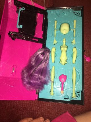 2011 Monster High Create A Monster Cam Design Lab Coffin Case With Doll And Wig