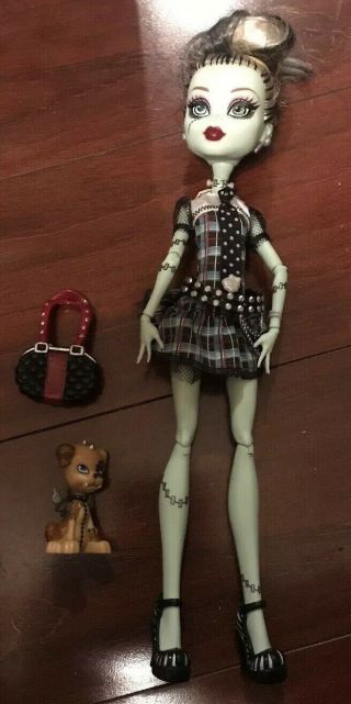 2009 Monster High 1st Wave Frankie Stein Doll Watzit Pet Purse