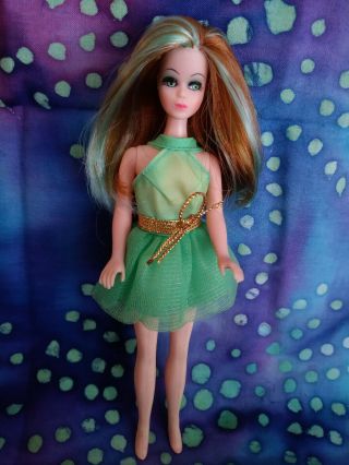 Topper Dawn Doll Sidepart Glori w/ OOAK hair highlights Green Fling dress 2