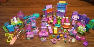 Polly Pocket Magnetic Hanging Out Doll House With Elevator Mattel 2002,